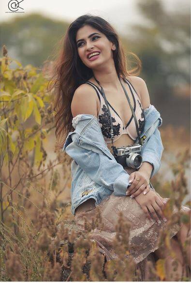 करिश्मा टीवी की दुनिया में कई शोज का हिस्सा भी रह चुकी हैं. वह सोनी टीवी, जी टीवी, चैनल वी, स्टार प्लस के कई सीरियल में काम कर चुकी हैं.