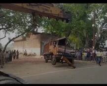 यूपी के एटा में बड़ा ट्रक हादसा, तिलक समारोह से लौट रहे 14 लोगों की मौत