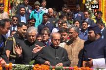 आज खुल गए बदरीनाथ धाम के कपाट, दर्शन करने मंदिर पहुंचे राष्ट्रपति प्रणब मुखर्जी