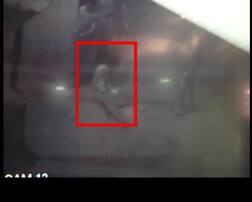 नागपुर: जिंदा लोगों की 'मुर्दादिली' ने ली शख्स की जान, सीसीटीवी में कैद हुई वारदात