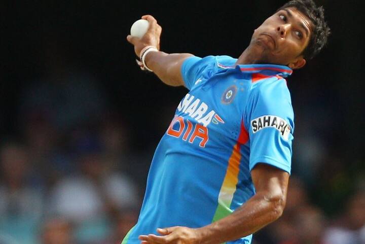 भारत के दिग्गज तेज गेंदबाज उमेश यादव को भी टीम में शामिल किया गया है. उमेश ने 63 वनडे मैचों में 88 विकेट लिए हैं और आईपीएल में इस साल उमेश ने 10 मैचों में 13 विकेट अपने नाम किए हैं.