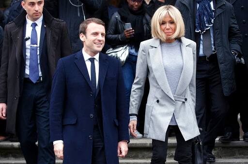 पत्नी के विचारों का ही प्रभाव है कि मैक्रोन जून में होने वाले फ्रांस के संसदीय  चुनाव में अपनी पार्टी की आधी सीटें महिलाओं को देने वाले हैं.