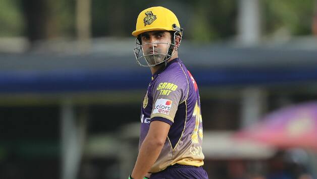 आईपीएल-10 में केकेआर की टीम की कप्तानी कर रहे गौतम गंभीर को लेकर काफी चर्चा थी कि उन्हें चैम्पियंस ट्रॉफी की टीम में शामिल किया जाएगा. लेकिन 15 खिलाड़ियों की लिस्ट में उनका नाम नहीं है. गंभीर के प्रदर्शन की बात की जाए तो उन्होंने इस साल आईपीएल में 12 मैचों में 47 से ज्यादा की औसत से 425 रन बनाए हैं. उन्होंने इस सीजन में 4 अर्धशतक भी लगाए हैं.