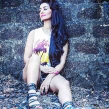 एक्स \'बिग बॉस\' कंटेस्टेंट महक चहल नजर आईं बिकिनी अवतार में