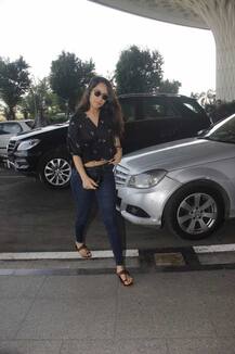 मुंबई एयरपोर्ट पर क्रॉप टॉप में दिखीं श्रद्धा कपूर!