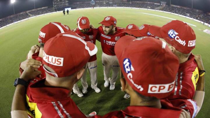 पंजाब को दूसरा झटका डेविड मिलर के रूप में लगा है. मिलर भी अपनी राष्ट्रीय टीम से जुड़ने के लिए पंजाब को अलविदा कहकर चले गए हैं. इस सीज़न में मिलर ने सिर्फ 5 मैच खेले, जिसमें 83 रन बनाए हैं. सौजन्य: IPL (BCCI)