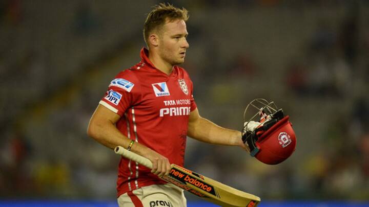 पंजाब को अगर प्ले ऑफ खेलना है तो उसे अपने बचे हुए दोनों मैच जीतने होंगे. लेकिन इससे पहले ही पंजाब की ओर से इस सीजन में दो शतक लगा चुके हाशिम आमला ने टीम को अलविदा कह दिया है. आपको बता दें कि अमला ने इस सीजन में दो शतक और दो अर्धशतक बनाए हैं. उन्होंने 10 मैचों में 60 की औसत से 420 रन बनाए हैं.