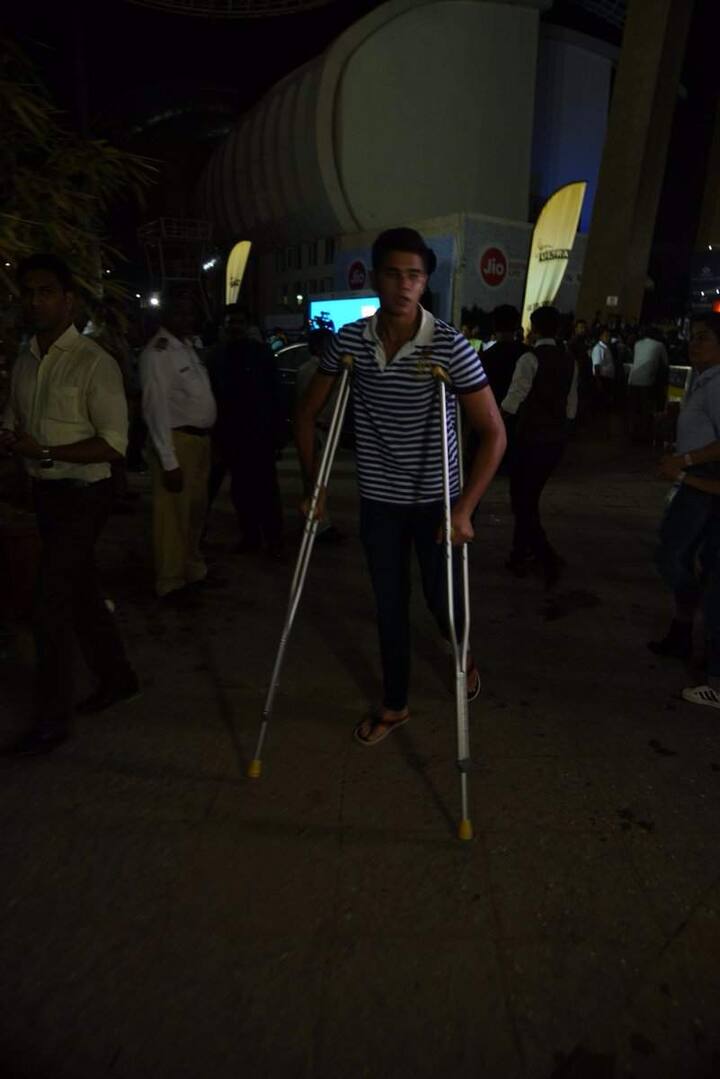 अभी तक ये साफ नहीं हो पाया है कि उनको ये चोट कैसे लगी है.