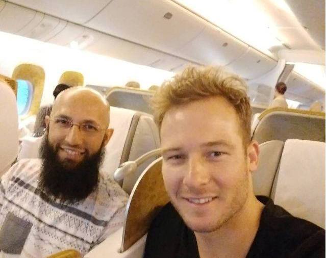 वहीं साउथ अफ्रीकी टीम के स्टार प्लेयर भी इस वनडे सीरीज़ और चैंपियंस ट्रॉफी के लिए वतन वापस लौट गए हैं. जिसमें हाशिम आमला, डेविड मिलर और क्रिस मोरिस जैसे स्टार प्लेयर शामिल हैं.