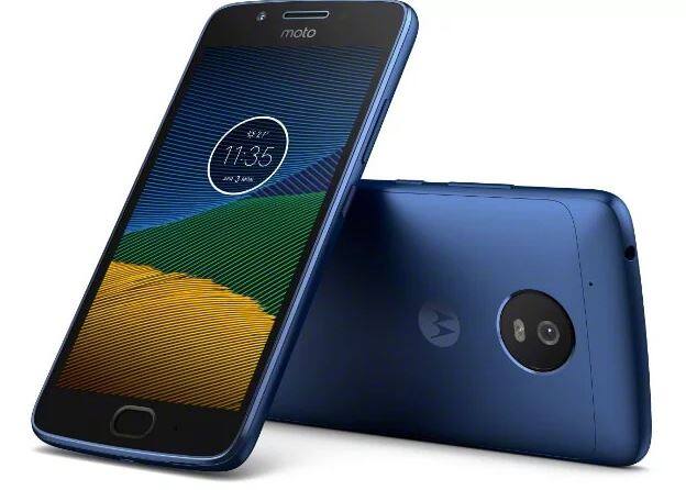 Moto G5 में 5 इंच की स्क्रीन है, जिसकी रिजॉल्यूशन 1080×1920 पिक्सल है. मोटो G5 में 1.4GHz Snapdragon 430 प्रोसेसर दिया गया है, इसके साथ ही इसमें 3 जीबी की रैम दी गई है. मोटो G5 में 12 मेगापिक्सल का रियर और 5 मेगापिक्सल का फ्रंट फेसिंग कैमरा दिया गया है. बैटरी के लिहाज मोटो G5 में 2800mAh की बैटरी जो फास्ट चार्जिंग सपोर्ट करता है. कीमत-10,999 रुपये