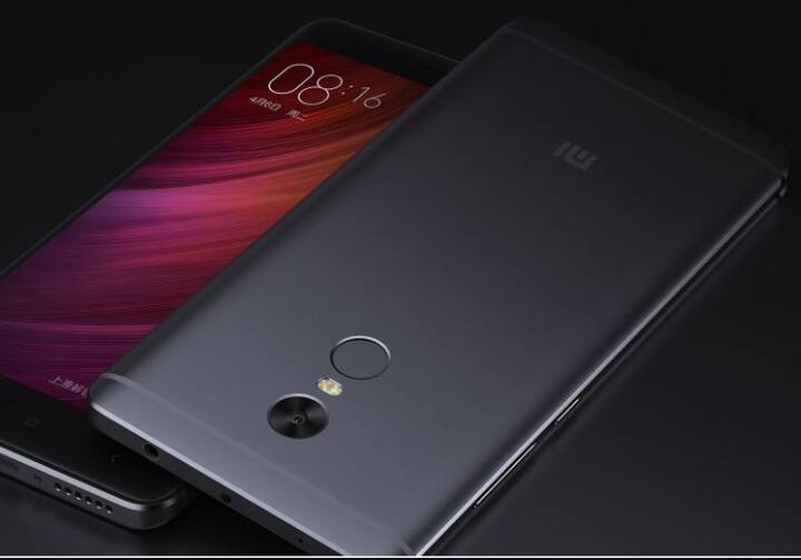 Redmi Note 4 में स्मार्टफोन में 13 मेगापिक्सल का रियर और 5 मेगापिक्सल का सेल्फी कैमरा दिया गया है. स्मार्टफोन में फिंगरप्रिंट सेंसर व इन्फ्रारेड सेंसर भी दिया गया है. 5.5 इंच का फुल एचडी डिस्प्ले 2.5D कर्व्ड ग्लास के साथ दिया गया है, जिसकी पिक्सल डेन्सिटी 401 पीपीआई है. स्मार्टफोन में क्वालकॉम स्नैपड्रैगन 625 चिपसेट इस्तेमाल किया गया है. स्मार्टफोन की सबसे बड़ी खूबी इसमें मौजूद 4100mAh की बैटरी है. कीमत- 9,999 रुपए