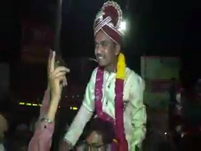 सागर की बारात कुछ देर में ही शादी के मंडप पर पहुंचने वाली थी...कुछ ही देर में सागर अपनी दुल्हन से मिलने वाला था....कुछ देर में ही सागर की शादी होने वाली थी...और ये खुशी दोस्त के कांधे पर झूमते सागर के चेहरे पर साफ नजर आ रही थी.