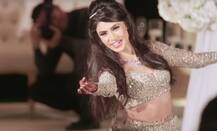 अपने वेडिंग रिसेप्शन में दुल्हन का ग्रेसफुल डांस सोशल मीडिया पर वायरल