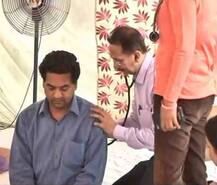 3 दिन से अनशन पर बैठे कपिल मिश्रा की तबीयत बिगड़ी, अस्पताल में भर्ती करने की सलाह