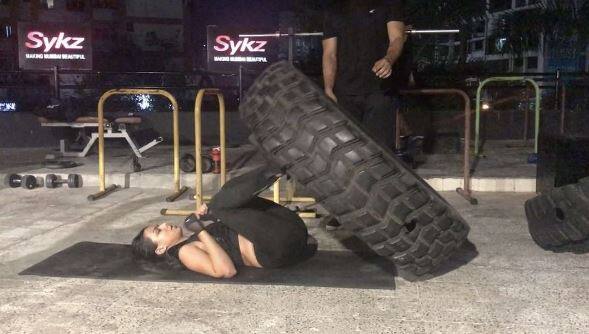 This Is How Nia Sharma Has Been Prepping Herself For Khatron Ke Khiladi Season 8 Watch Video 'खतरों के खिलाड़ी' शो के लिए कुछ इस अंदाज में तैयारी कर रही है निया शर्मा, देखें वीडियो