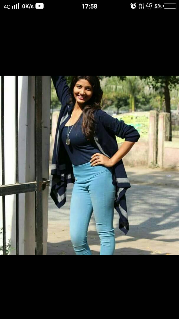 पुलिस पूरे मामले में पड़ताल में जुटी है. अनामिका की हत्या की सुई उसके दोस्त धीरज और धीरज के दोस्तों पर ही टिकी हुई है.