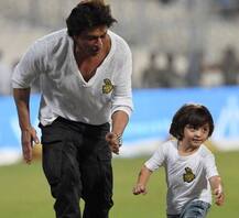 ईडन के मैदान पर \'किंग खान\' ने बेटे अबराम के साथ लगाई दौड़