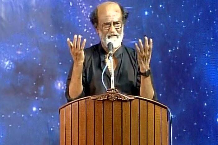 सबरीमाला मंदिर और #MeToo कैम्पेन पर सुपरस्टार रजनीकांत का आया बयान Do not interfere in the traditions of Sabarimala temple सबरीमाला मंदिर और #MeToo कैम्पेन पर सुपरस्टार रजनीकांत का आया बयान