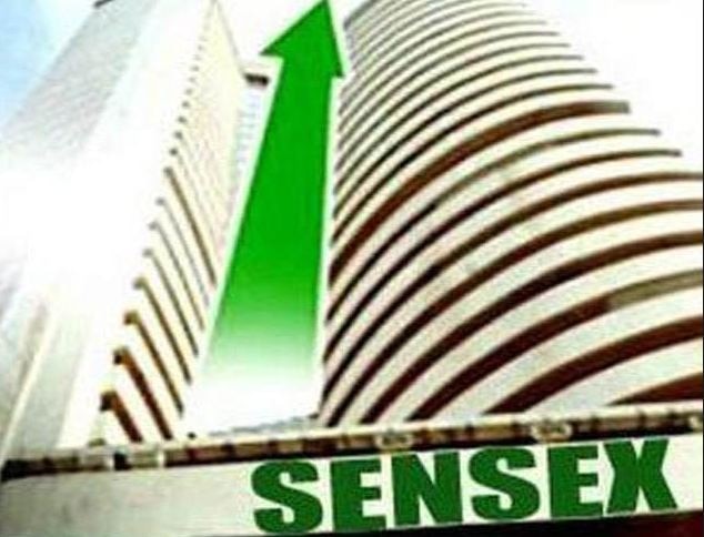 Market continues showing surge, Sensex jumps 113 points बाजार की तेजी बरकरारः सेंसेक्स 113 अंक उछलकर 33713 के ऊपर, निफ्टी 10,420 के पार