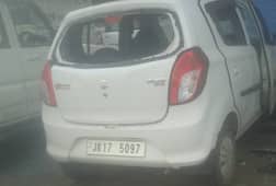 जम्मू : किश्तवाड़ में 'संदिग्ध धमाके' के बाद पार्किंग में कारों के शीशे टूटे, एक घायल