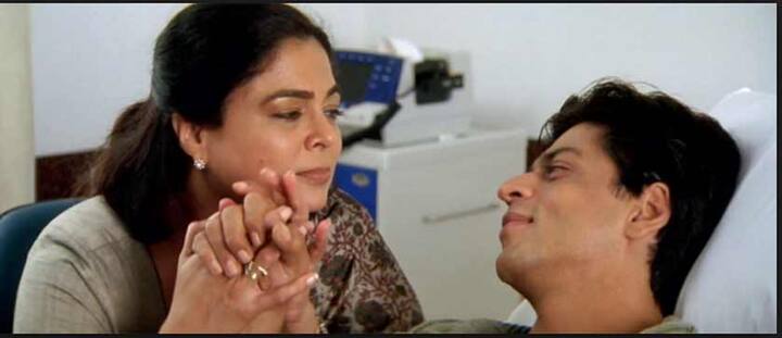 शाहरुख की हिट फिल्मों में से एक 'कल हो ना हो में भी रीमा लागू' ने शाहरुख की मां का किरदार निभाया