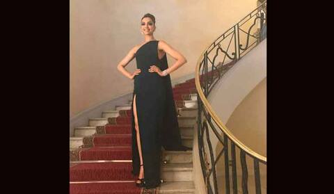 Cannes 2017: जारी है दीपिका के फैशन का कहर Cannes 2017: जारी है दीपिका के फैशन का कहर