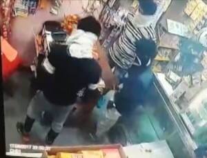 गुरुग्राम में पिस्तौल के बल पर दुकानदार से लूटपाट, वारदात सीसीटीवी में कैद