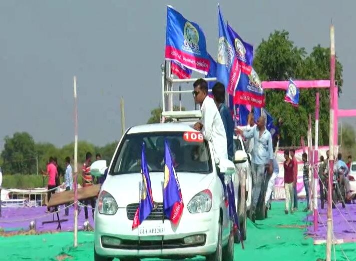 पीएम मोदी का दो दिवसीय गुजरात दौरा, विरोध में हार्दिक पटेल ने कराया अपना मुंडन