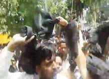 सीएम योगी को मुरादाबाद में झंडे दिखाने के मामले में 500 प्रदर्शनकारियों के खिलाफ केस दर्ज