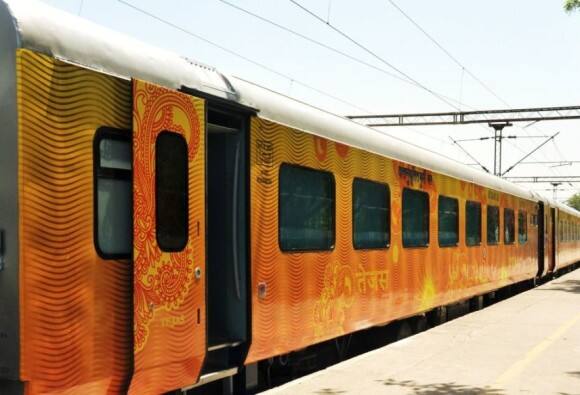7 महीने बाद दोबारा शुरू होने जा रही देश की पहली प्राइवेट ट्रेन तेजस एक्सप्रेस