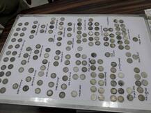 देखें तस्वीरें : कस्टम विभाग ने अटारी से बरामद किए 250 से अधिक चांदी के दुर्लभ सिक्के