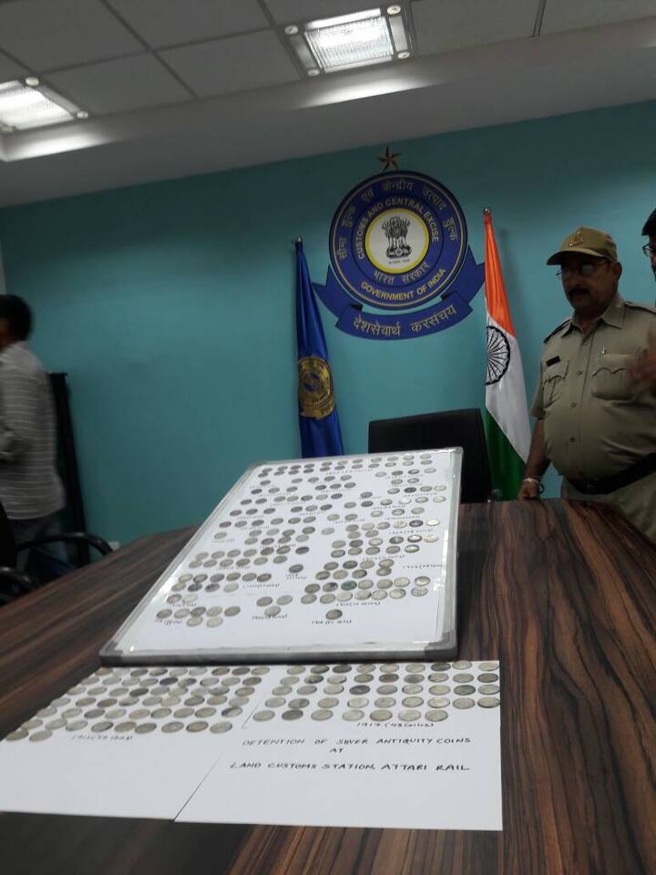 सभी सिक्के सन 1862 से 1920 और 1900 और 1917 के हैं.