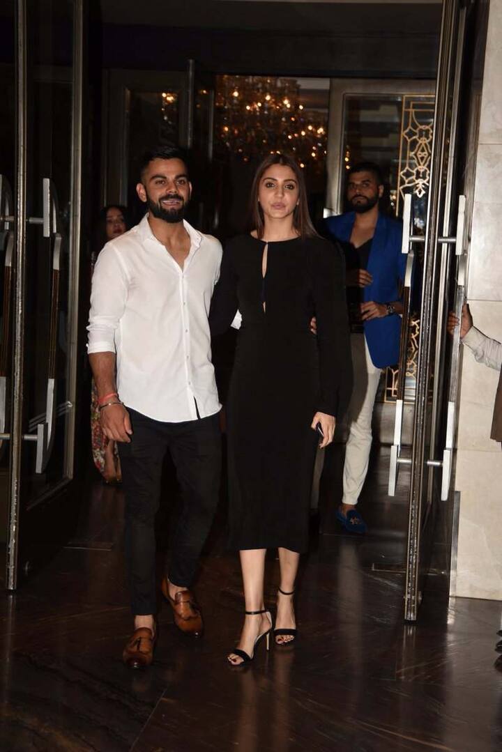 इस दौरान दोनों बेहद करीब दिखे. अक्सर मीडिया के सामने दूरी बरतने की कोशिश करने वाले इस जोड़े ने इस दौरान किसी तरह की हिचकिचाहट नहीं दिखाई