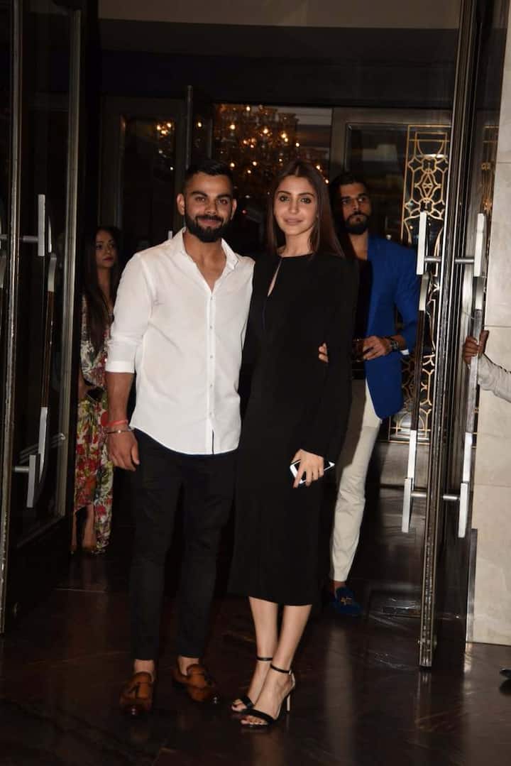 इसकी वजह से दोनों को कई बार नाकारात्मक टिप्पणियों का भी सामना करना पड़ा है.