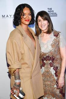 इवेंट के दौरान रिहाना ने बिखेरा अपने फैशन का जलवा!