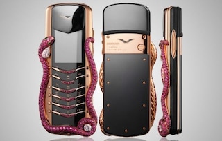 Vertu ने लॉन्च किया 2.3 करोड़ रुपए की कीमत वाला फीचर फोन, हेलीकॉप्टर से होगी होम डिलीवरी