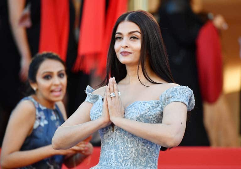 Aishwarya Rai Bachchan did not know about her roka ceremony until she was engaged many girls face this situation Relationship Advice : Aishwarya Rai Bachchan को Roka Ceremony के बाद पता चला था कि वो हो चुकी हैं Engaged, इस Situation का सामना करती हैं न जाने कितनी लड़कियां