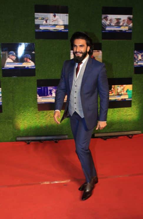 फिल्म के प्रीमियर बॉलीवुड स्टार रणवीर सिंह भी नजर आएं.