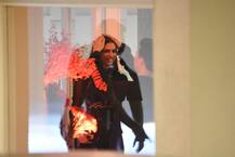 45वें बर्थडे सेलिब्रेशन पर दीपिका के बाल संवारते कैमरे में कैद हुए करण जौहर!