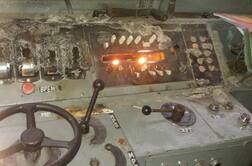 झारखंड : नक्सलियों ने रेलवे सिग्नल सिस्टम को किया आग के हवाले, इंजन भी जला कर किया खाक