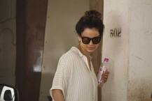 मुंबई की सड़कों पर चहलकदमी करती दिखीं कंगना रनौत