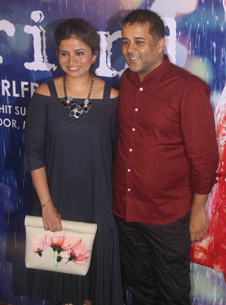 'हाफ गर्लफ्रेंड' के लेखक चेतन भगत पार्टी में अपनी पत्नी के साथ उपस्थित हुए.