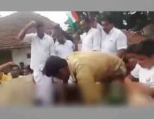 केरल: यूथ कांग्रेस कार्यकर्ताओं पर सरेआम गाय काटने का आरोप, वायरल हुआ वीडियो