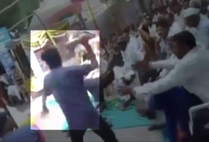 Gujarat Shoe Hurled At Union Minister Mansukh Mandaviya गुजरात: पाटीदार आंदोलनकारी ने केंद्रीय मंत्री पर उछाला जूता, गिरफ्तार