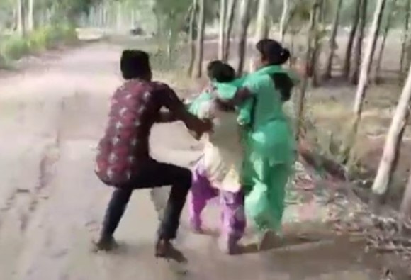 9 Arrested Over Sexual Assault Video In Uttar Pradeshs Rampur रामपुर छेड़खानी केस: 14 में से 11 आरोपी गिरफ्तार, एक ने किया कोर्ट में सरेंडर जबकि दो फरार
