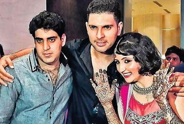 Yuvraj Singhs Brother Zoravar Slapped His Wife Akanksha Sharma युवराज सिंह के भाई के खिलाफ केस करेंगी Ex-Big Boss कंटेस्टेंट!