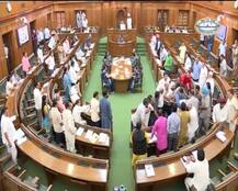 दिल्ली विधानसभा में हाई वोल्टेज ड्रामा, कपिल मिश्रा के साथ AAP विधायकों ने की हाथापाई