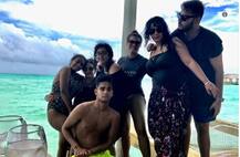 परिवार के साथ मालदीव में हॉलिडे एंजॉय कर रहे हैं अजय देवगन