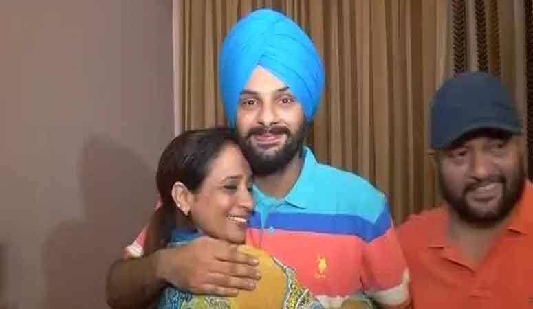 Upsc Civil Services 2016 Result Anmol Sher Singh Bedi Tops In Men Holds Second Rank UPSC Civil Services 2016 Result: पुरुषों में टॉपर बने अमृतसर के अनमोल शेर सिंह बेदी