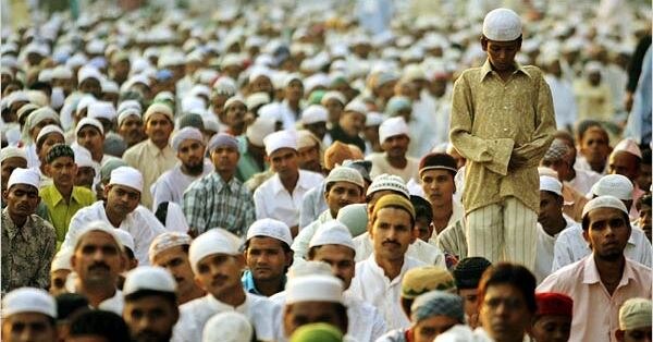Blog By Yusuf Ansari On Zakat Mafia Muslims Must Ignore Such Type Of Donor Taker BLOG: इस रमज़ान, ज़कात माफियाओं से बचें मुसलमान